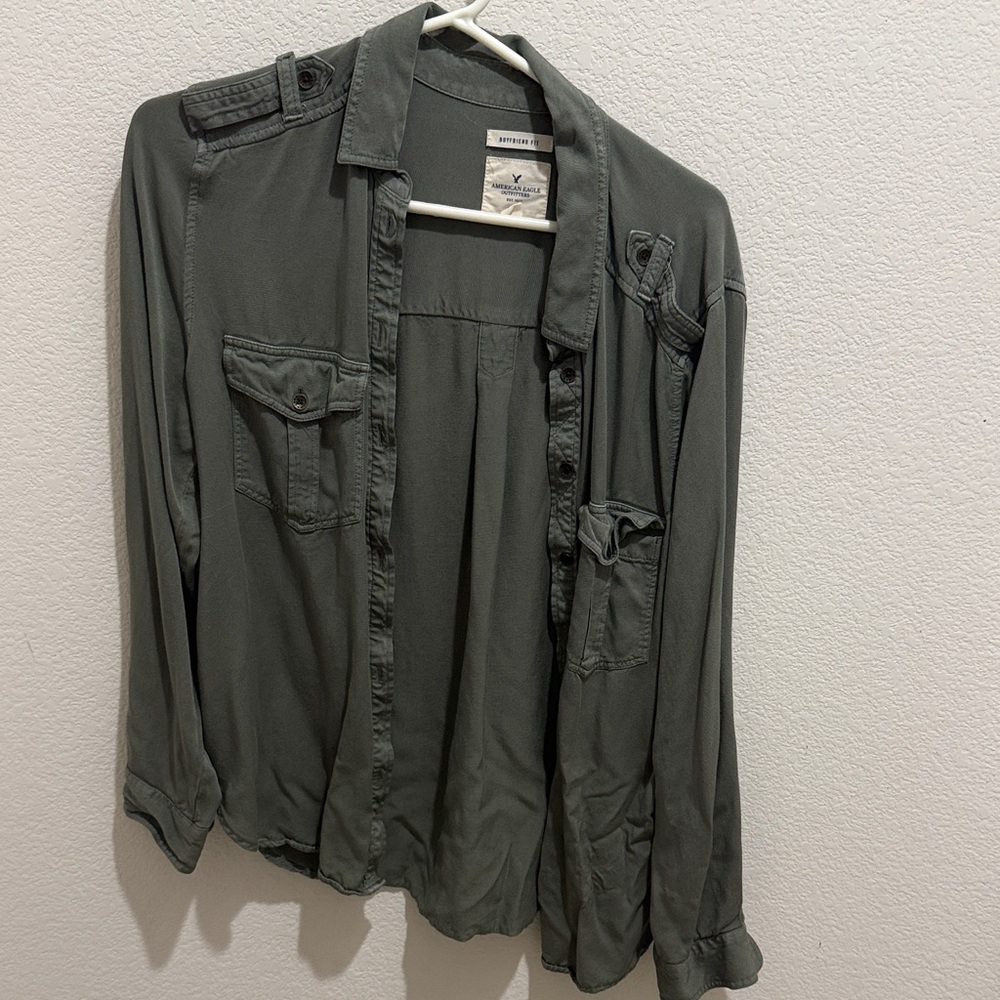 American Eagle Outfitters Gray Boyfriend Fit Shirt